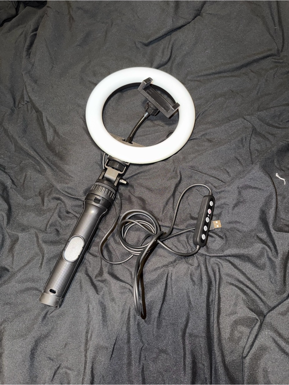 Portable 8 inch USB Ring Light with Phone Holder